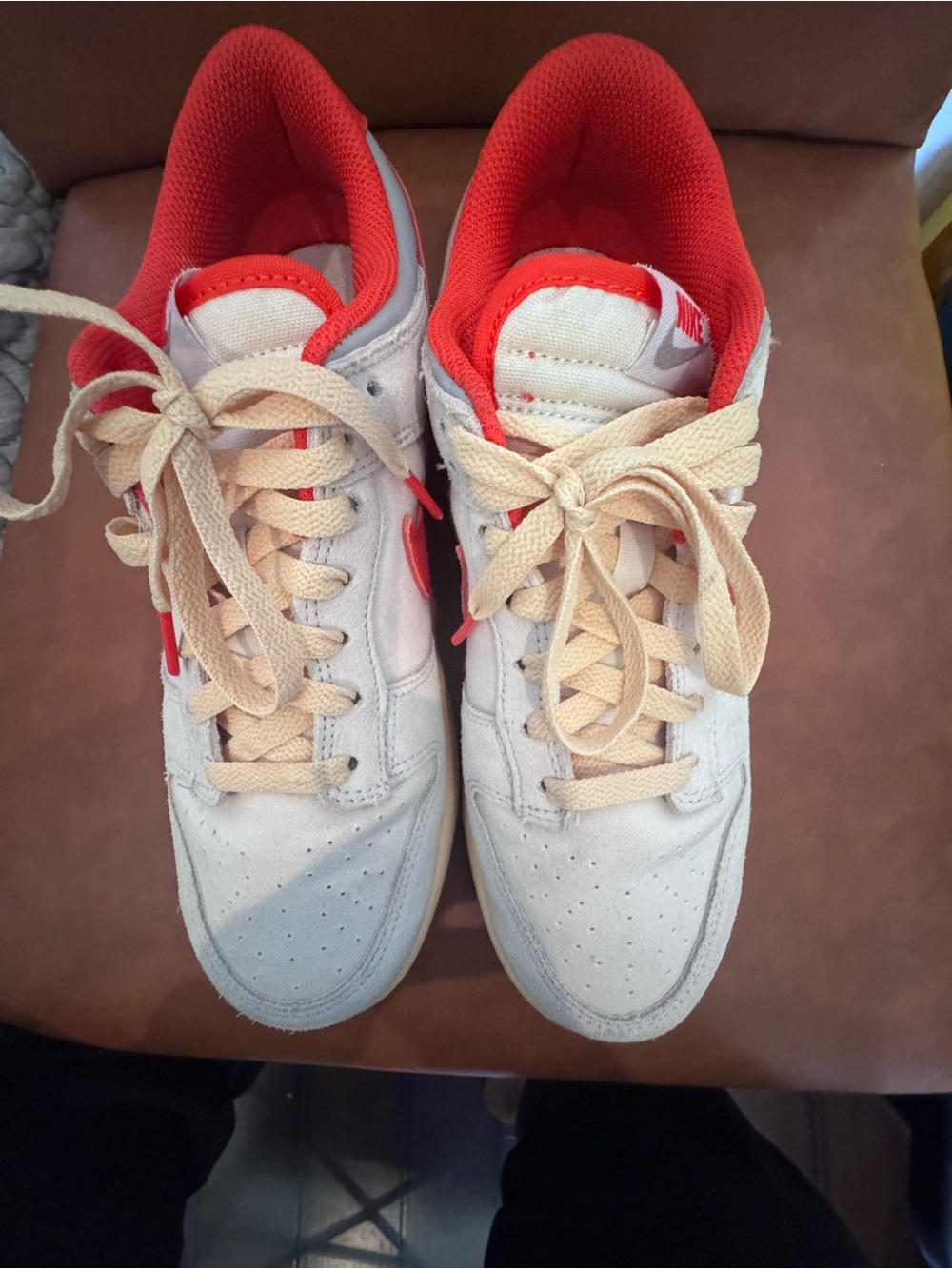 Nike Men’s Dunks Low Sneakers - Red & Cream 7.5 - Picture 3 of 4